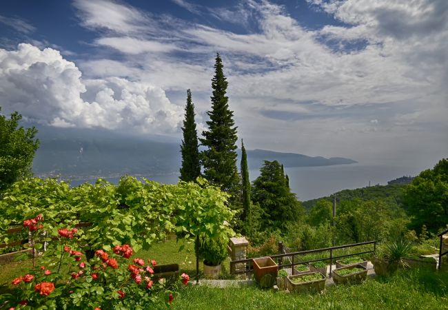  in Tignale - Casa Mamma Gisella