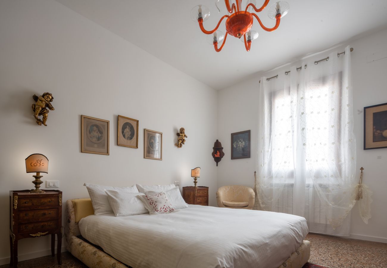Apartment in Venice - Tiepolo Apartment in the Biennale District R&R