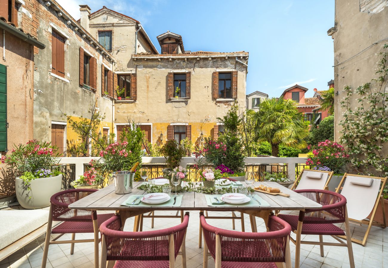 Apartment in Venice - San Barnaba Palace - Apartment with Terrace R&R